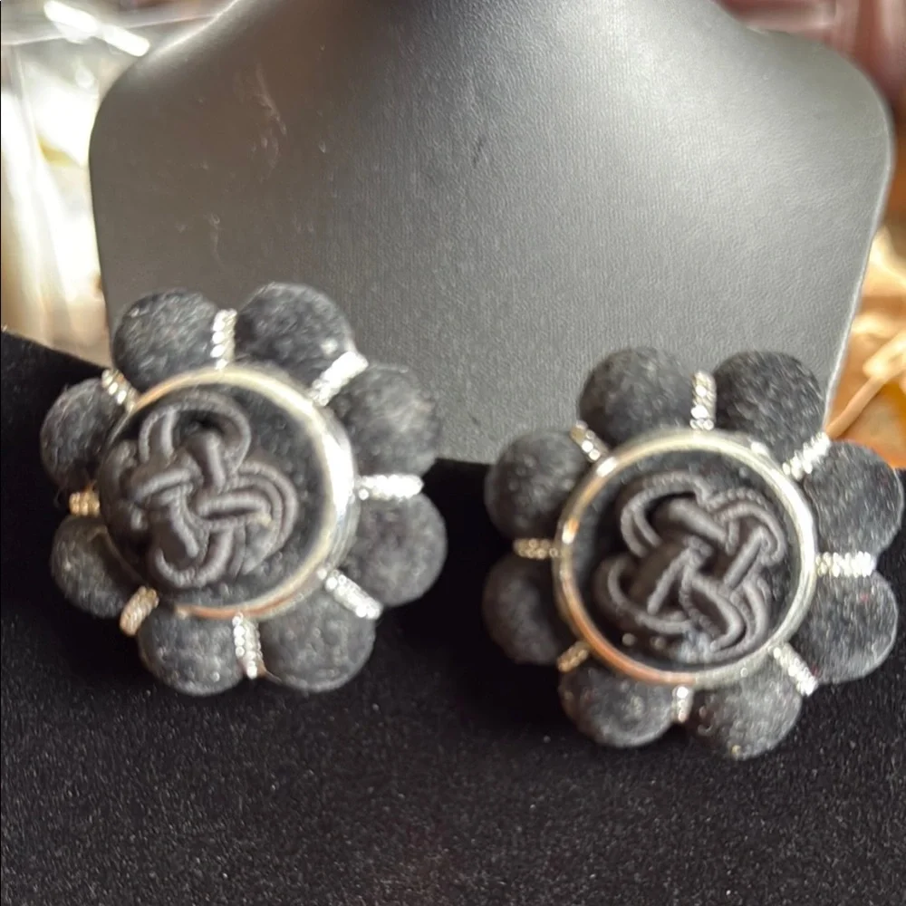 Elegant Black Floral fabric Earrings - Picture 1 of 5